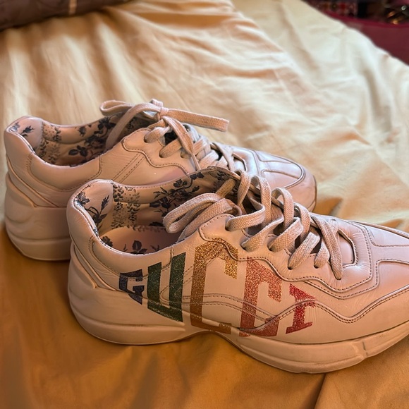 Gucci - Picture 1 of 4
